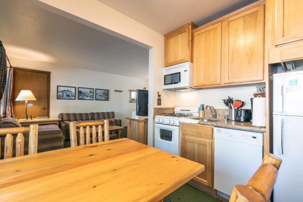 Lakeside Studio Steps From The Beach Tahoe Vista Bagian luar foto